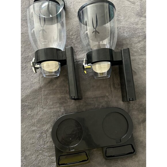 Airtight Dry Food Dispenser - Picture 9 of 11